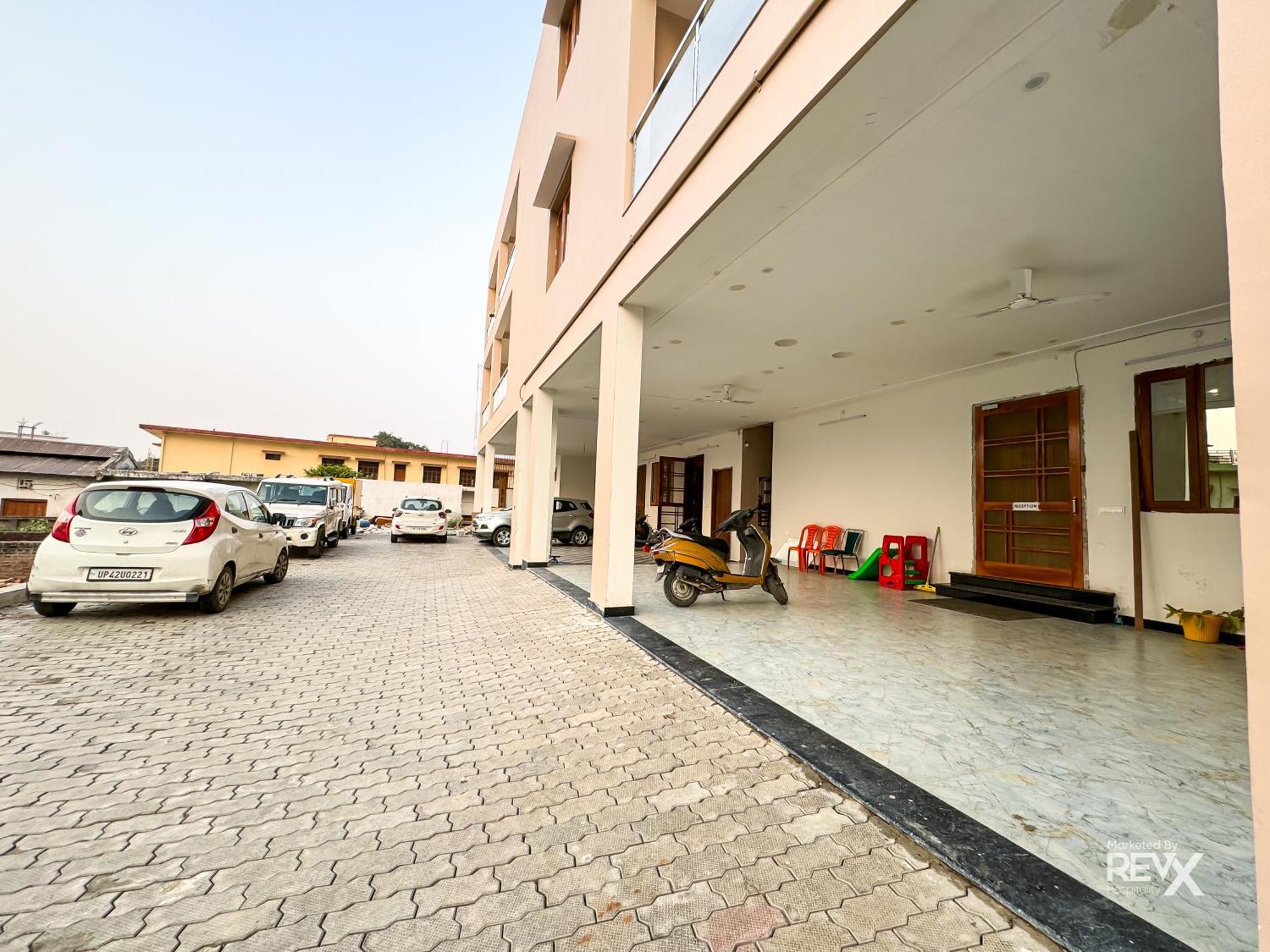 Guru Sadan A Luxe Stay Ayodhya Exterior foto